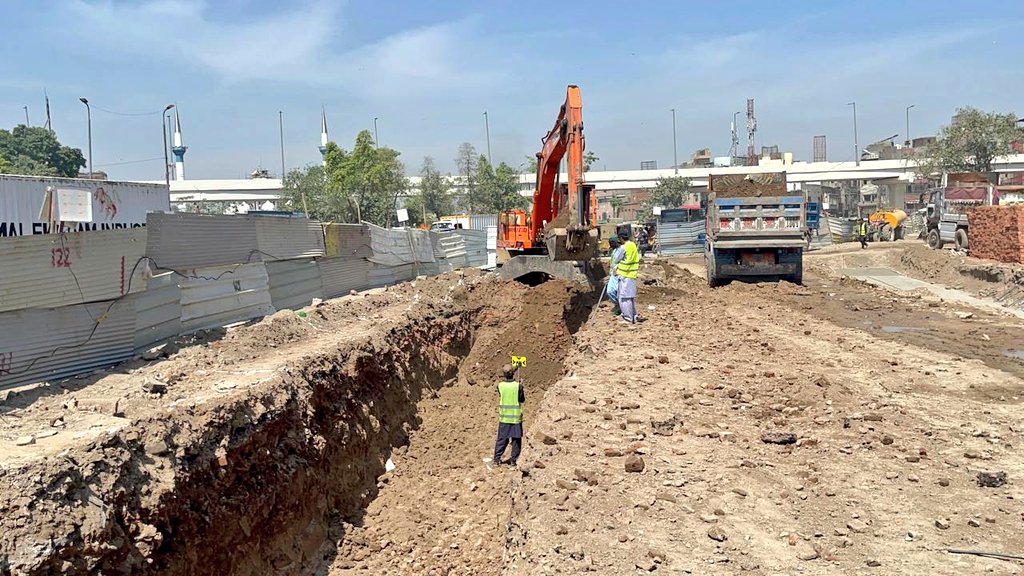 developingpak's tweet image. Work on the construction of an underpass at Bhati Chowk continues day and night. 

The remodeling and construction of an underpass in the busiest area of  the city will benefit millions of vehicles daily.۔

#BhatiChowk #Lahore #Punjab #Pakistan 🇵🇰