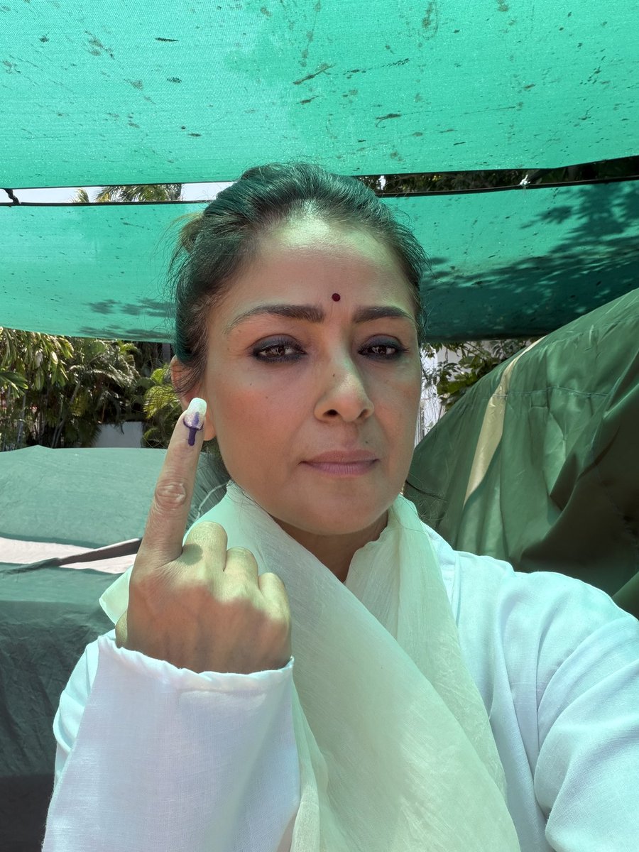 ChennaiTimesTOI's tweet image. K-town celebs #Simran, #AthulyaRavi, #YogiBabu &amp;amp; director #Vijay cast their votes in the Tamil Nadu Assembly Elections 2026.   

#TamilNaduElections #TNElections2026