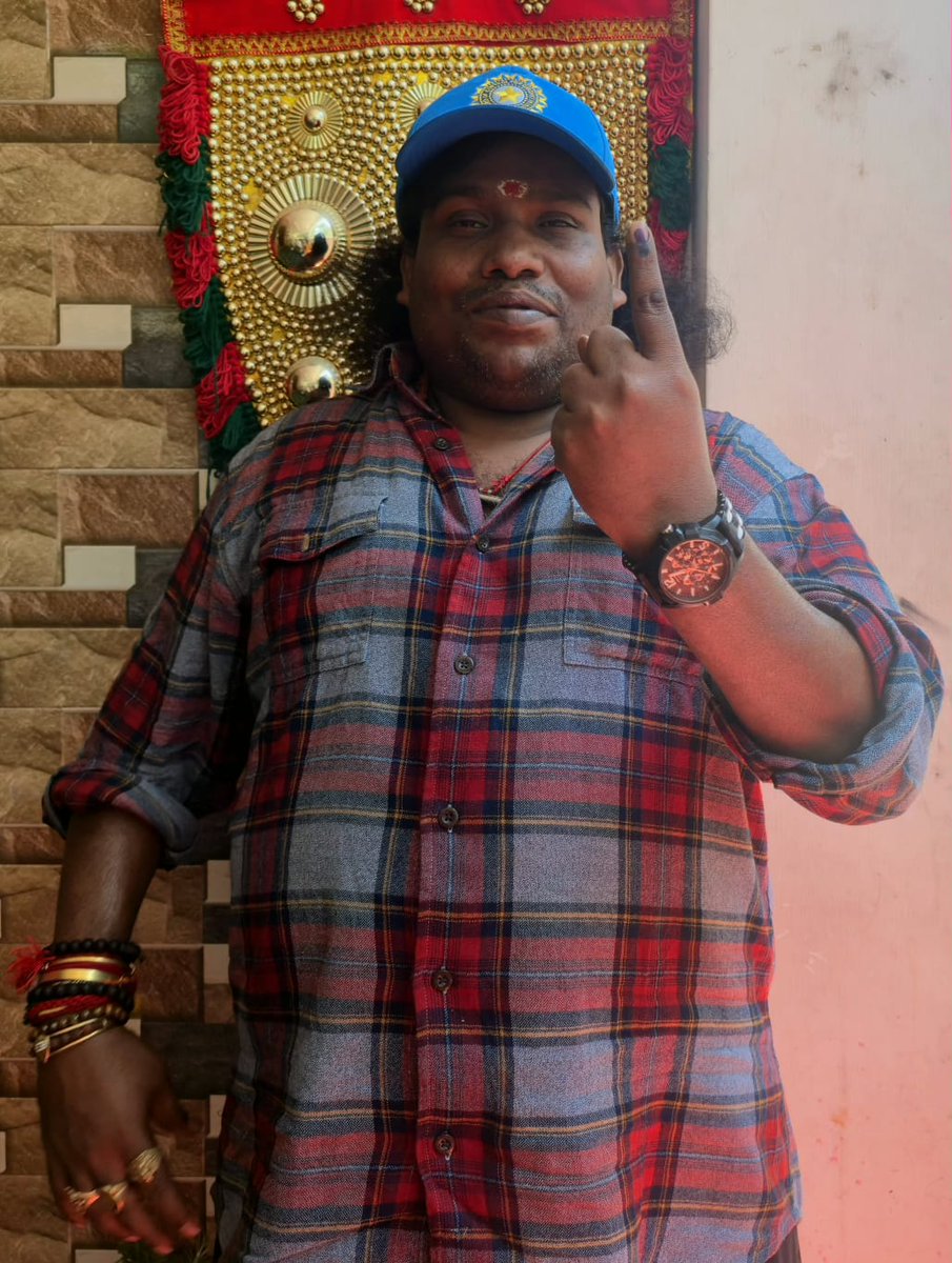 ChennaiTimesTOI's tweet image. K-town celebs #Simran, #AthulyaRavi, #YogiBabu &amp;amp; director #Vijay cast their votes in the Tamil Nadu Assembly Elections 2026.   

#TamilNaduElections #TNElections2026