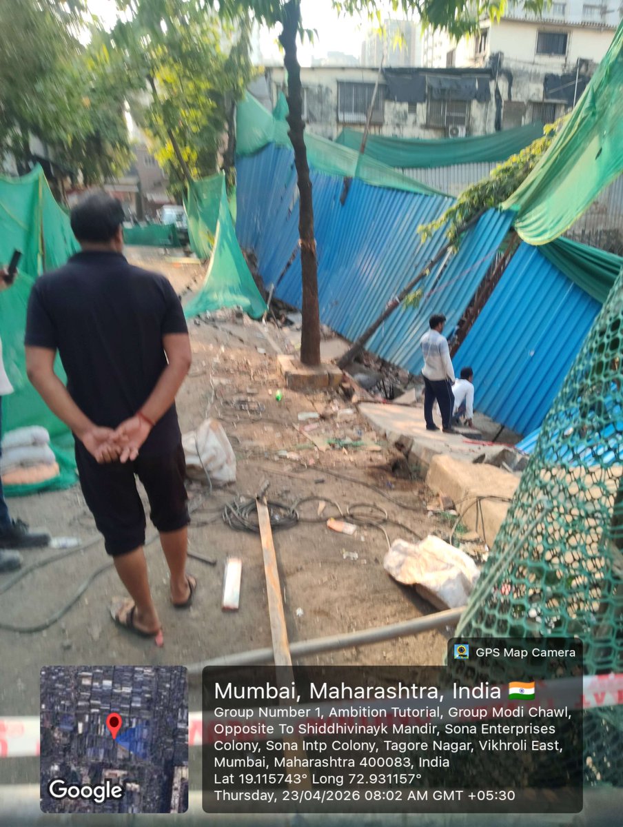 salimsh88215258's tweet photo. ग्रुप नं १, मोदी चाळ, टागोर नगर, BMC शाळेच्या बाजूला, विक्रोळी-पू , 83,  श्री कृपा सहकारी गृ.नि. संस्था बिल्डिंगचे खोदकाम मुळे रस्त्यावरील झाडे पडली असून तत्काळ कारवाई करावी. @mybmcWardS @mybmc @CMOMaharashtra @CMumbaicity @CPCB_OFFICIAL @BMCGarden https://t.co/17qQ1pHslZ