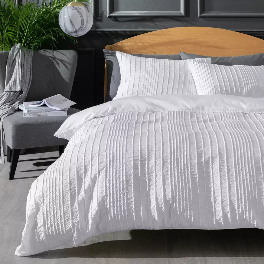 OK_Magazine's tweet image. Shoppers rush to buy this £18 'crisp and fresh' no-iron bedding with 4.3 stars  ok.co.uk/shopping/shopp… #aff