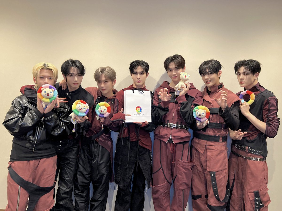 WHIB(휘브) tweet media