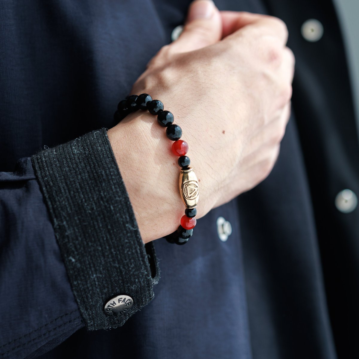 ━━✨牙狼画展 OSAKA 新グッズ✨━━
守りし者オニキスブレスレット（GARO）
━━━━━━━━━━━━━━━━━━
魔除け、邪気払いのパワーストーンとして人気がある、漆黒に輝くブラックオニキスを使用したオリジナルブレスレットです。