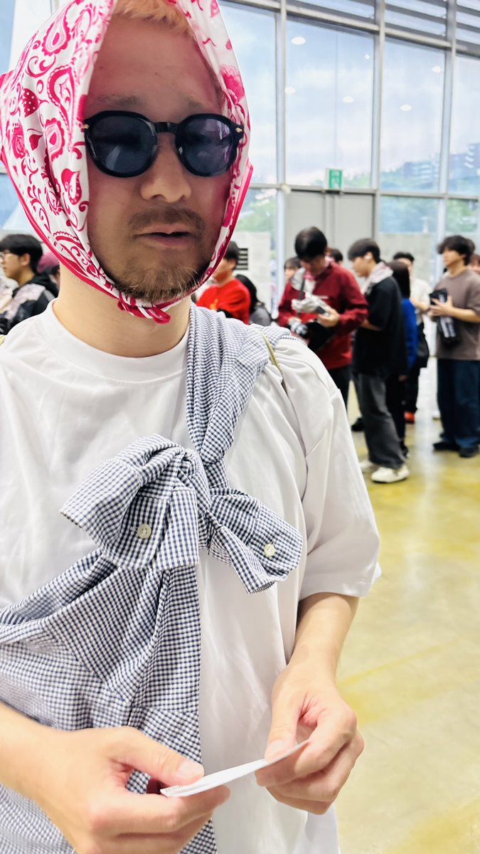 namahage_BiSH's tweet image. 台北からのソウルへの赤ずきん属🟥
#アイナジエンド
＃ソウル
＃アジアンツアー