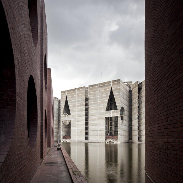 kotishomaj's tweet photo. Brutalism was made for a nation like Bangladesh. It fits our landscape and climate so well. https://t.co/19h5slmgdZ