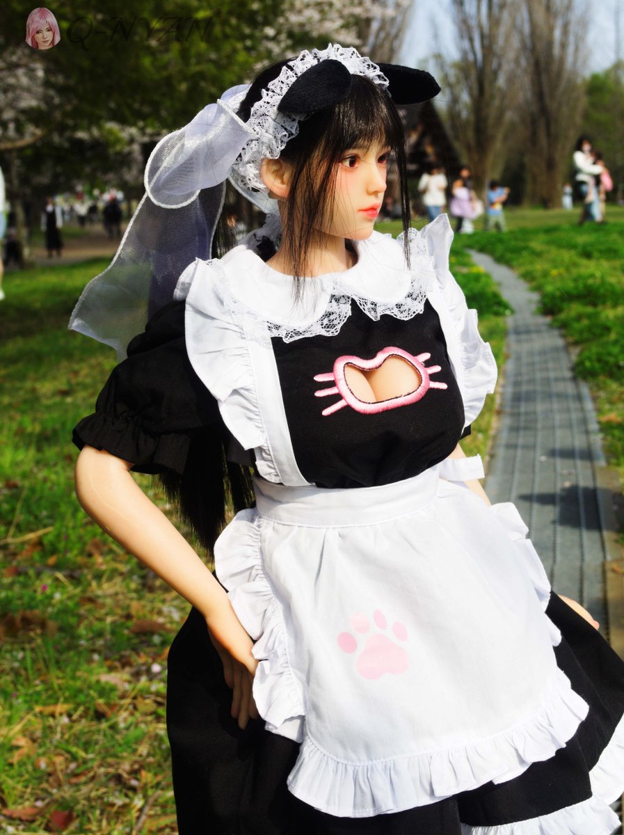QBhxVJcPa09jM0U's tweet photo. メイドの小奈美ちゃん2🥰
お花見に連れて行ったけど人が多くていい場所がなかった💦💦
#70cmdoll #team70 https://t.co/TOHKXOryHJ