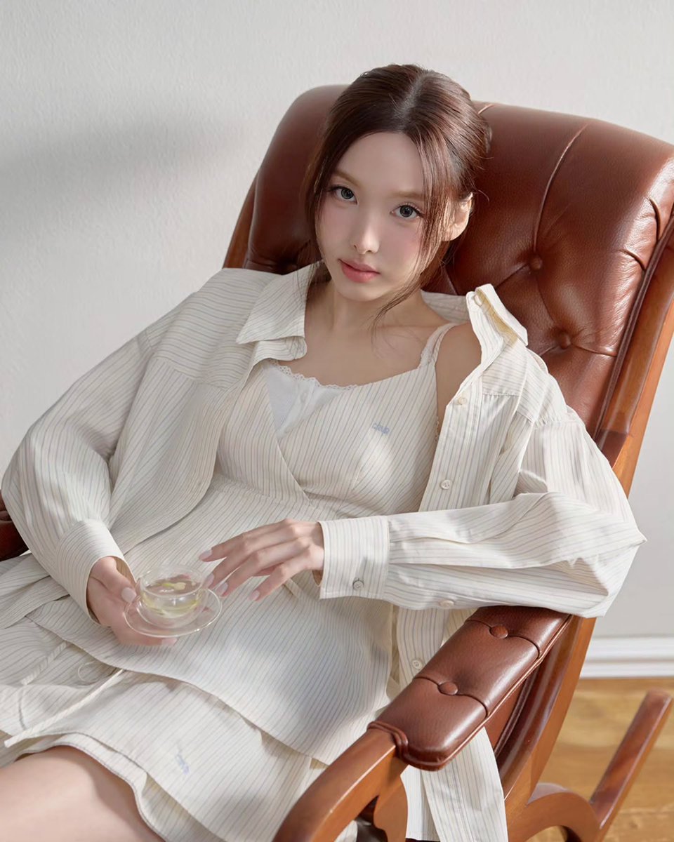 SubjectKpop's tweet photo. Nayeon x GROVE

#TWICE #트와이스 @JYPETWICE https://t.co/7hPFBACUJe