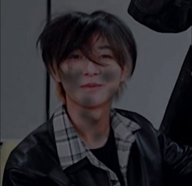 ยฉ ๐ข๐๐๐๐๐ _๐น๐๐๐น, ้ปไปไฟ tweet media