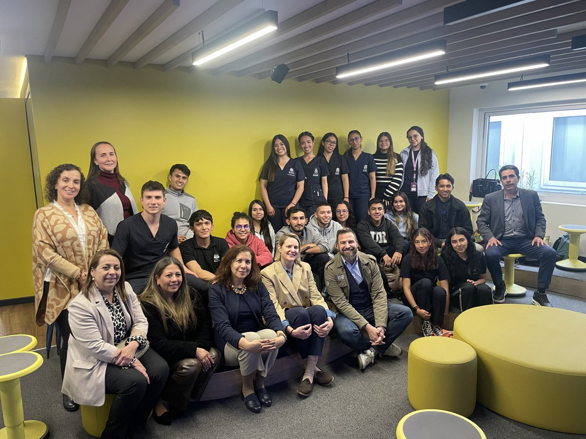 WorldPhysio1951's tweet image. Touring facilities, engaging students and highlighting the role of @AscofiColombia in strengthening the #Physiotherapy profession during a visit to @URosario School of Medicine &amp;amp; Health Sciences — the only programme in the Americas accredited by World Physiotherapy. #GlobalHealth