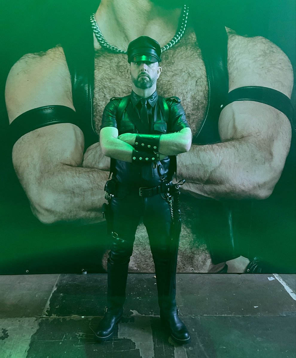 Leather versa tweet media