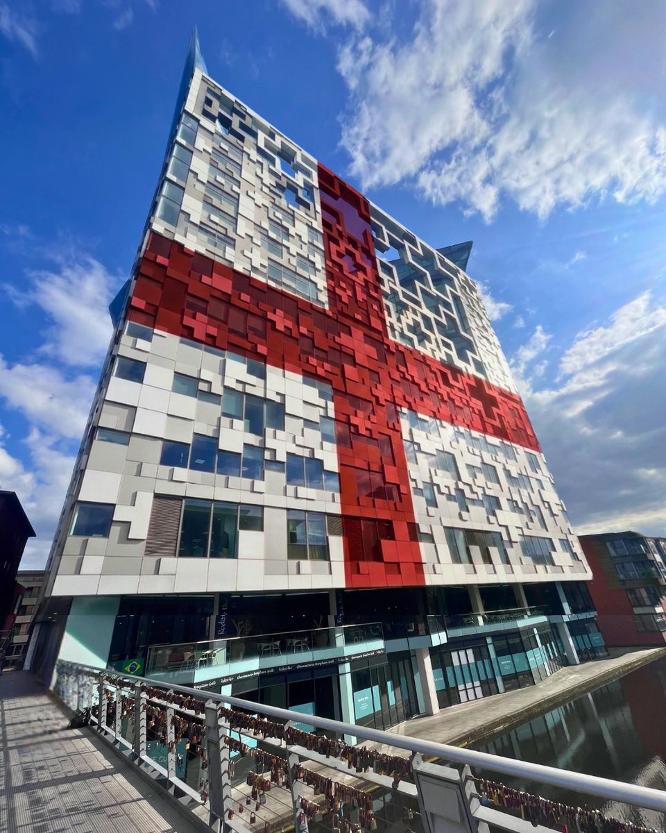 thecubebham's tweet image. Happy St George's Day, Birmingham. 🏴󠁧󠁢󠁥󠁮󠁧󠁿

#StGeorgesDay #TheCube #Birmingham