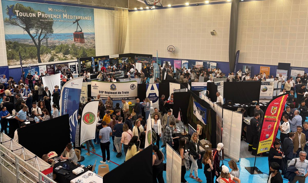 Prefet83's tweet image. #Emploi | Le ministre du Travail @JPFarandou vient d’inaugurer le salon Toulon Défense Event au Palais des Sports.
✅️ Cette 3e édition portée par @FTravail_83 en partenariat avec les @Armees_Gouv et les acteurs de la sécurité publique démontre tout le potentiel de ces secteurs