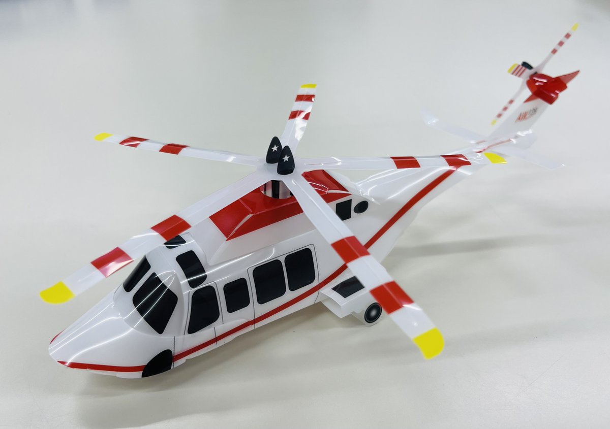 tohoair_info's tweet image. AW139型のペーパークラフトを作成しました🚁🛠️
とても楽しかったです！！

実はこれ…メインローターとテールローターが回ります！！

#aw139
#leonardo 
#ヘリコプター
#東邦航空 

※4枚目のテールローターが回る動画について、正しくは半時計回りです。