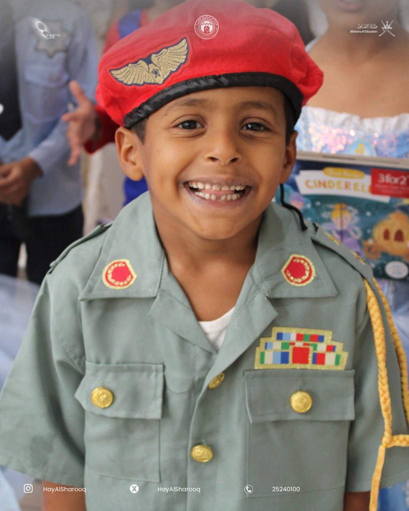HayAlSharooq's tweet photo. في يوم يوم الكتاب العالمي، أبدع طلابنا بتقمّص شخصياتهم المفضلة من عالم الكتب، فتحولت المدرسة إلى صفحات حيّة تنبض بالخيال والإبداع ✨📚

كان يوماً مليئاً بالحماس والابتسامات، حيث اجتمع حب القراءة مع روح المرح ليصنع لحظات لا تُنسى 💫

#يوم_الكتاب_العالمي 

@EduGovSsq https://t.co/dCGYKkGy1W