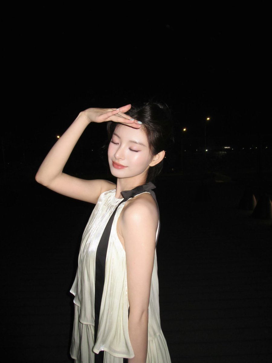yirenpic's tweet photo. weibo update https://t.co/OxiYaBegZj