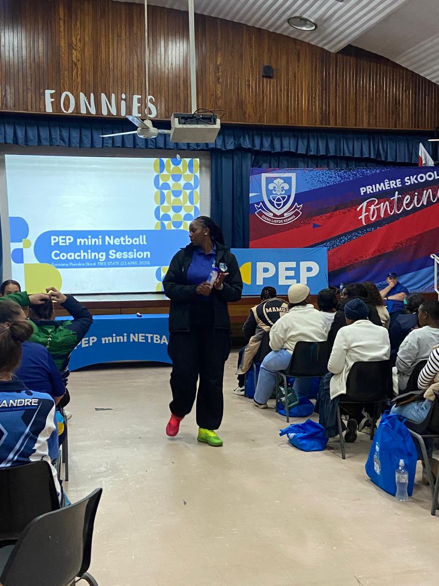 ChaukeDumisani1's tweet image. Another successful Pep Mini-Netball coaching session out at Primerê Skool Fonteine yesterday with over 120 coaches in attendance ready to learn and enhance their coaching abilities... 😊🙌🏽
Here's yo shaping future netball players. ❤💐
@PEPstores_SA
#pepmininetball 
#aimhigh