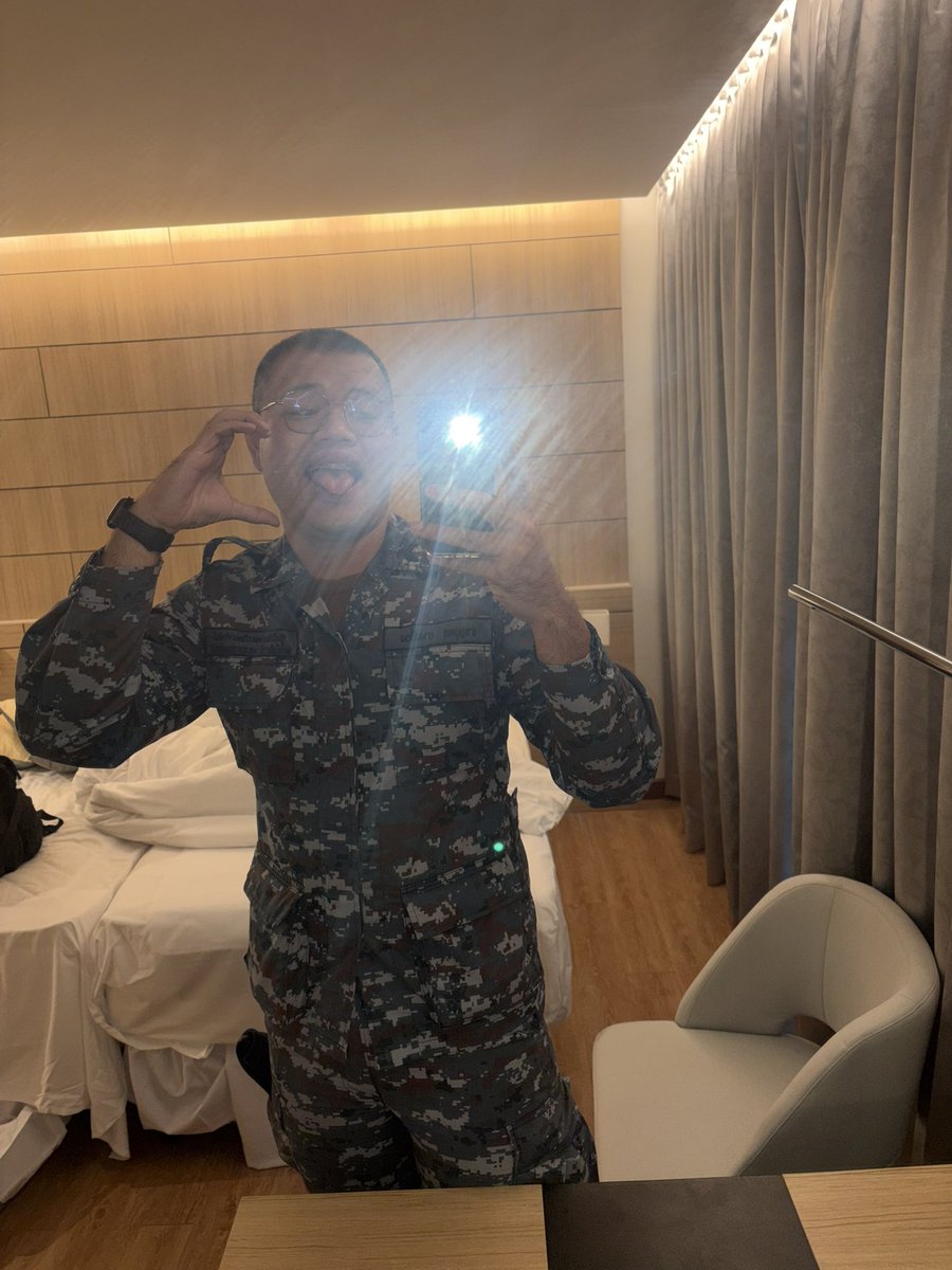 Monday_me tweet media