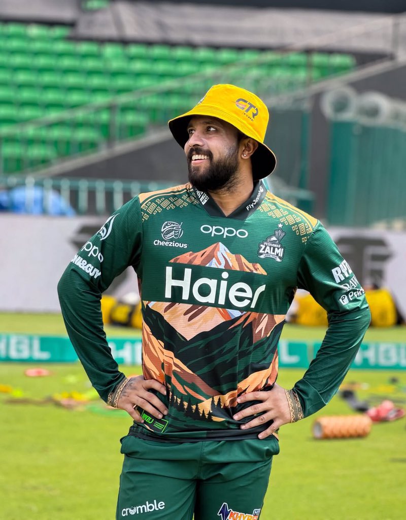 ZalmiTVPashto's tweet image. د لاهور ګرمي او د پيښور زلمي لوبډلې تمرینات 
Peshawar Zalmi Training At Lahore 
#PeshawarZalmi #PSLXI #Training #Lahore #ZalmiTvPashto
