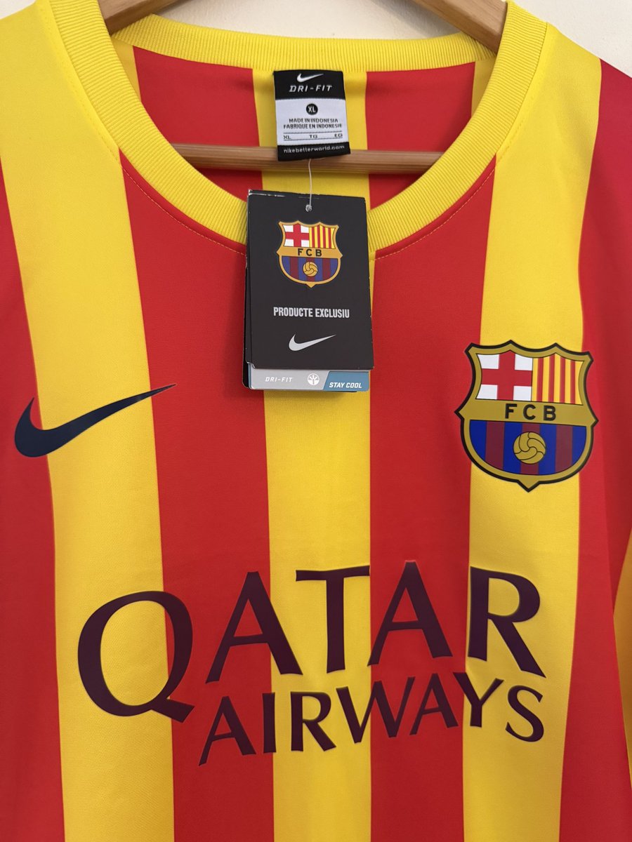 HofVS's tweet photo. Barcelona 2013/14 away shirt 🟡🔴 this beauty is BNWT and in a size XL, available now in our eBay store 🙌🔥
 
#Barcelona #Nike #LaLiga #QatarAirways #Messi #Spain #Barca https://t.co/utgPgbVKZO