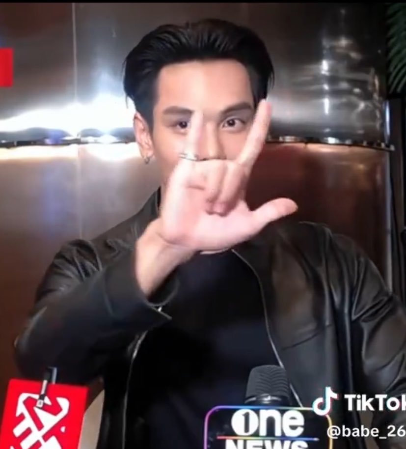 winks ft.39🧏🏽🧏🏻 tweet media