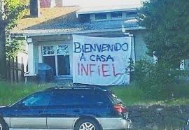 cómo se nota que volvió el frío que mi gato durmió abrazado a mi toda la noche siendo que me vive ignorando