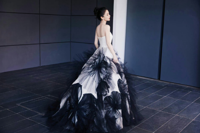bai_lu_twh's tweet image. #Angelababy #杨颖 #YangYing 🇨🇳💓💓💓
Angelababy in Marchesa 2023 Spring/Summer and Tiffany &amp;amp; Co. Jewelry for the 18th and 19th China Huabiao Film Awards Red Carpet
#Marchesa
#TiffanyandCoJewelry