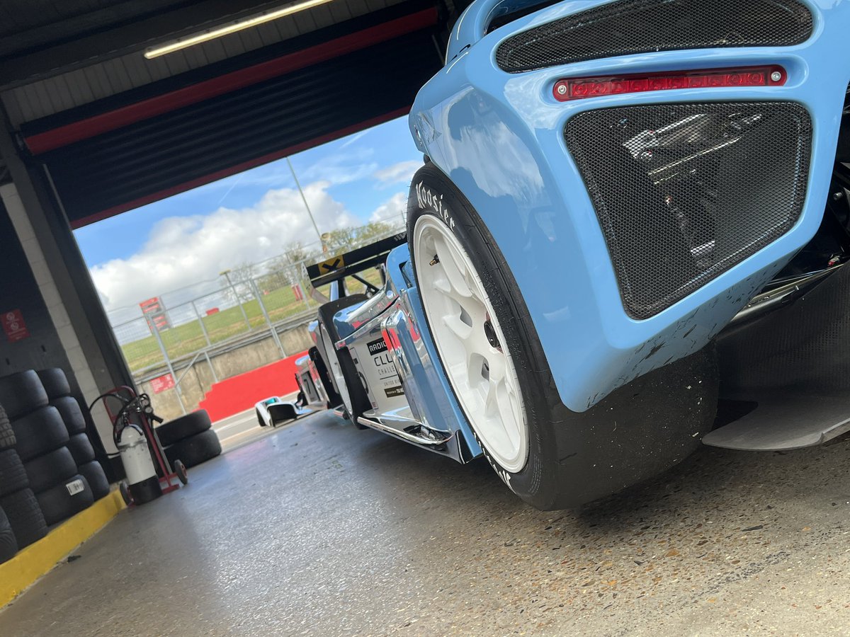 Kippu57's tweet photo. Last weekend I was in Brands Hatch for the Radical Club Challenge championship opener! 🏎️ 💨 

I had the chance to meet and greet with drivers, team personnel and more in preparation for writing a weekend report for Radical’s website! 📝 

#motorsport #racing #journalism #radical https://t.co/jBJLyTxSma