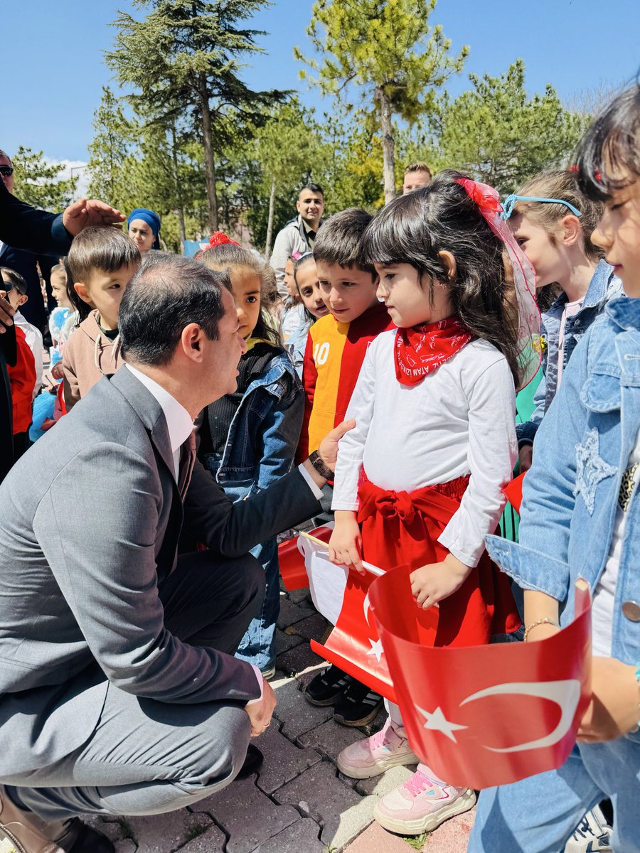 akorenkaymakam's tweet photo. 📍23 Nisan Ulusal Egemenlik ve Çocuk Bayramı

✅ Kaymakamımız Sn. İsa BERTAN, Belediye Başkanı Sn. İsmail ARSLAN ve ilçe protokolü ile birlikte, Gazi Mustafa Kemal İlkokulu’nda düzenlenen 23 Nisan Ulusal Egemenlik ve Çocuk Bayramı programına katılım sağladı. https://t.co/yzUnCLNweC