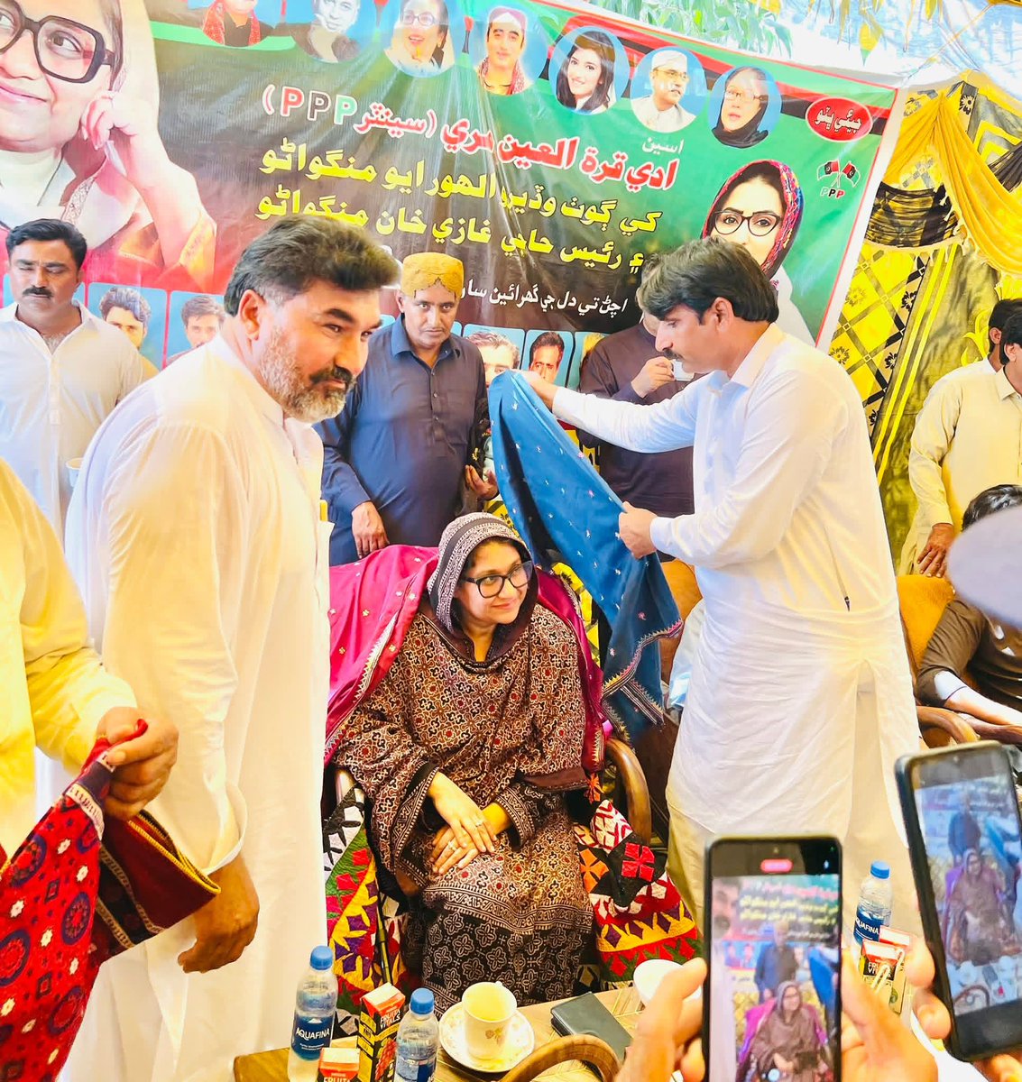 Menghwar_Rawal's tweet photo. Public service before politics. ❤️🖤💚

PPP Senator @Anny_Marri holds Khuli Kachehri in UC Shah Sikandar Abad, #NA209. Issues of the people heard &amp; addressed immediately.  

#PPPServes #PeopleFirst  

@BBhuttoZardari @ShaziaAttaMarri https://t.co/TffyAyLI4Z