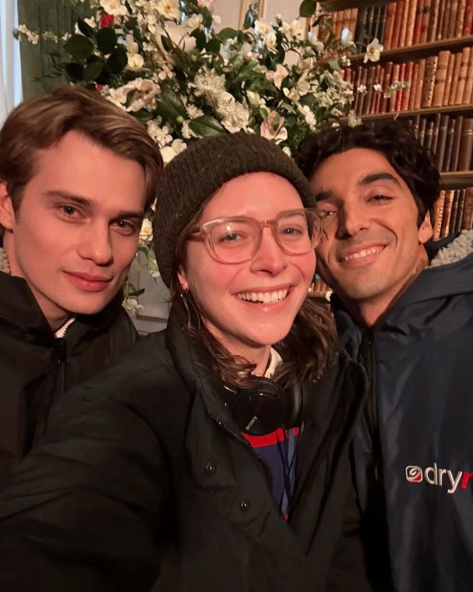 henlexsoft's tweet photo. A mother and her two children 🥹🥹🥹🫶 https://t.co/ttCsiHazKs