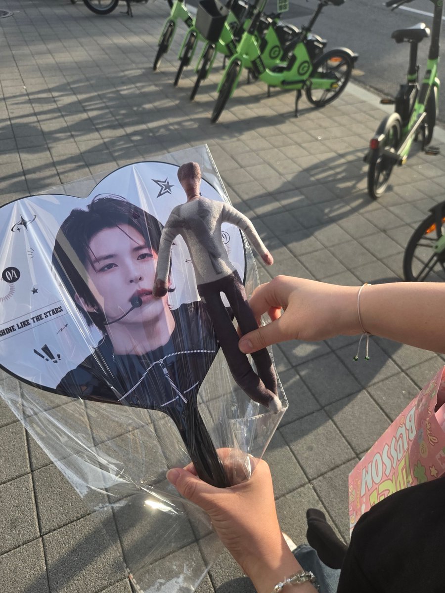 저스틴 와이프 tweet media