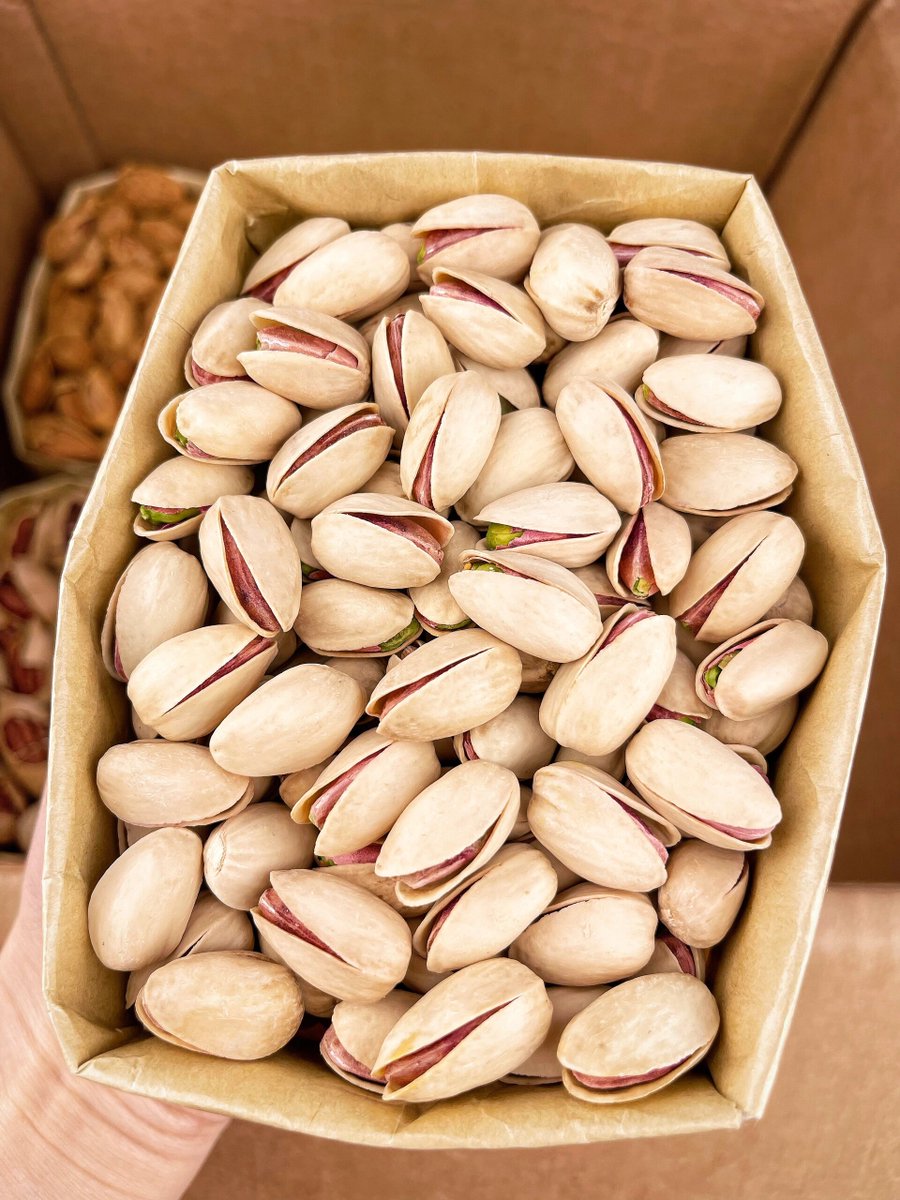 PambaliRakesh's tweet image. Sharing my favorite crispy snacks with you—crunchy, flavorful, and perfect for any munch time!  Who’s grabbing a bite with me #SnackTime #Yum