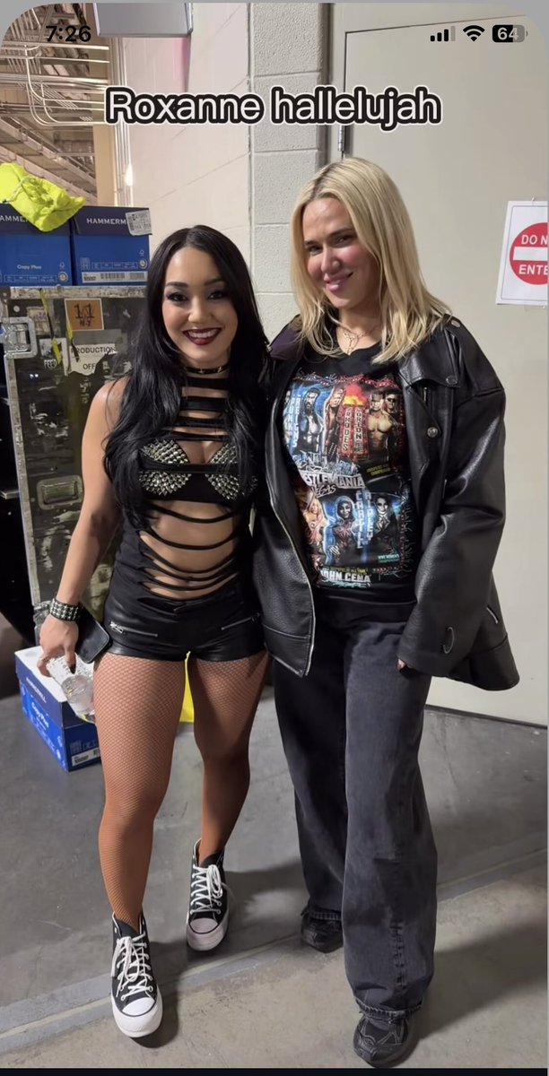 Joviseldon's tweet photo. CJ Perry and Roxanne Perez https://t.co/gcKfXB3Q7k