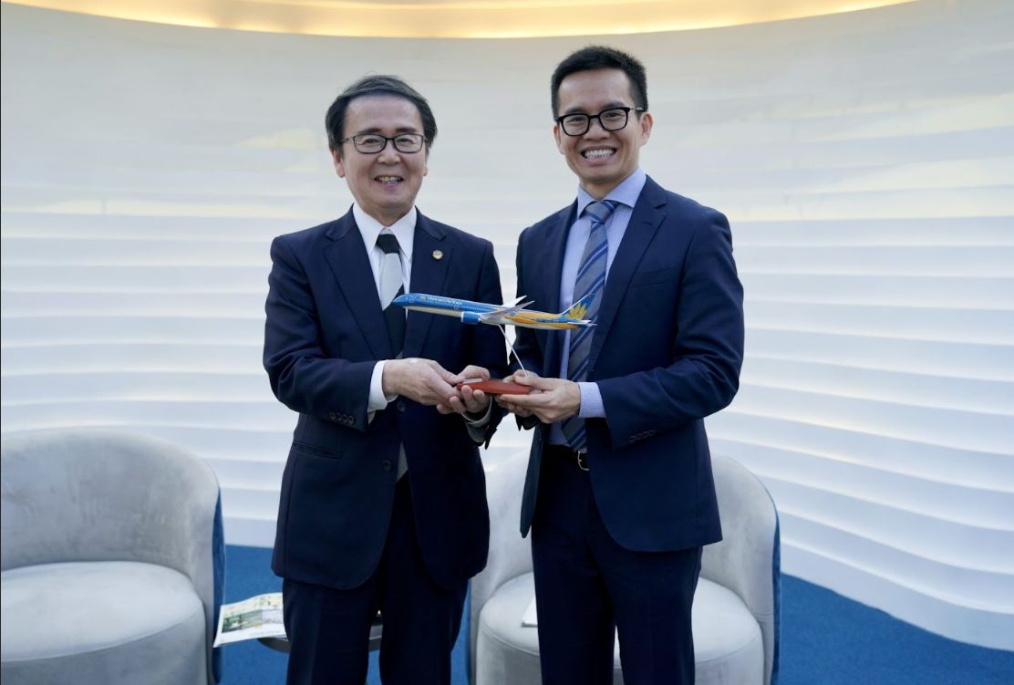 Vietnam Airlines tweet media