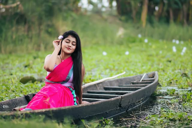 NandaDevi194's tweet image. Blomming gracefully just like a flower📷

#photoshoot #flowerphotography #photographychallenge #posechallenge #followme