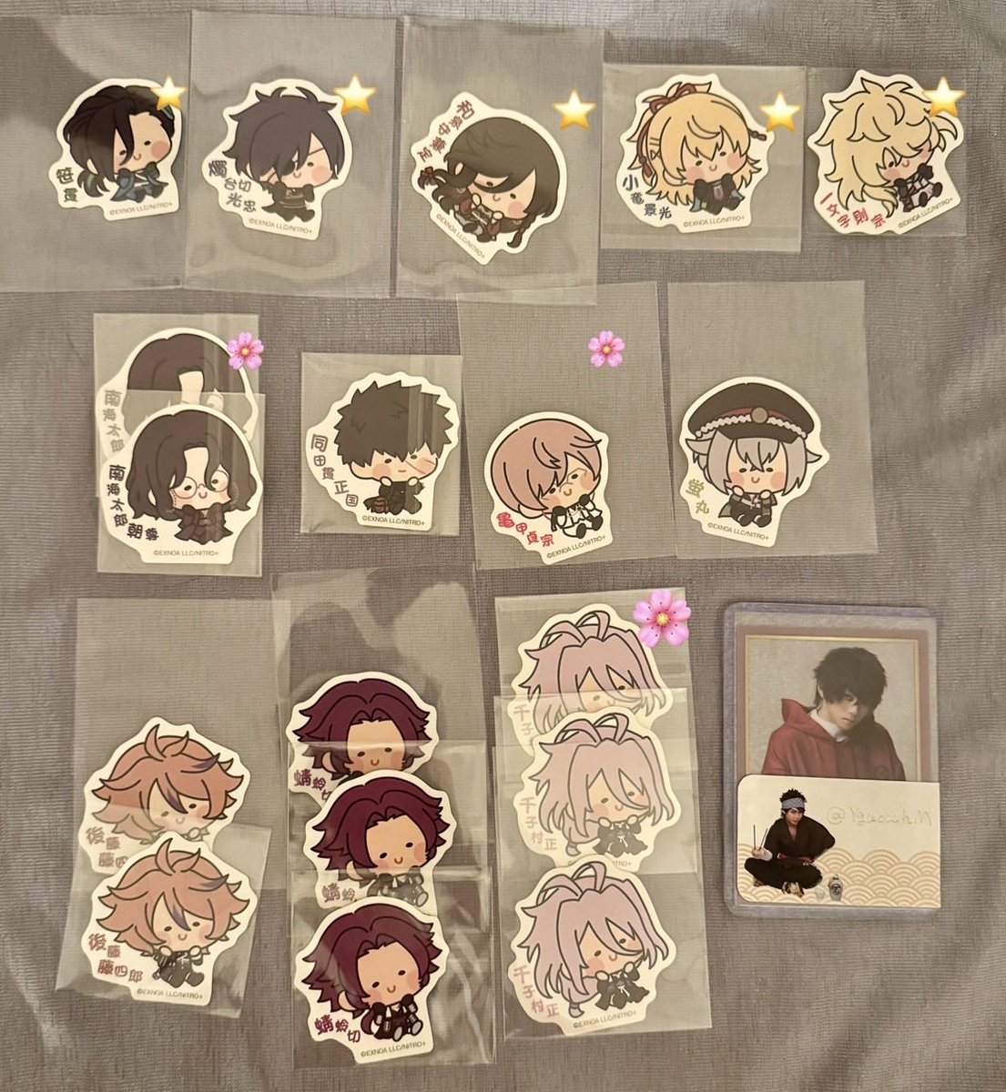YguccchM's tweet photo. 【交換/譲渡】んまほっぺ　刀剣乱舞　アクスタ　ステッカー
譲:和泉守.堀川.笹貫.燭台切.一期.亀甲.蛍丸.蜻蛉切.村正.後藤.不動.丙子.太鼓鐘.則宗.同田貫.御手杵.九鬼.実休.小竜

求: 定価（＋送料）　or 【雲次両種】＞【肥前両種】

ツリーに詳細↓ https://t.co/yojJdS2Jee
