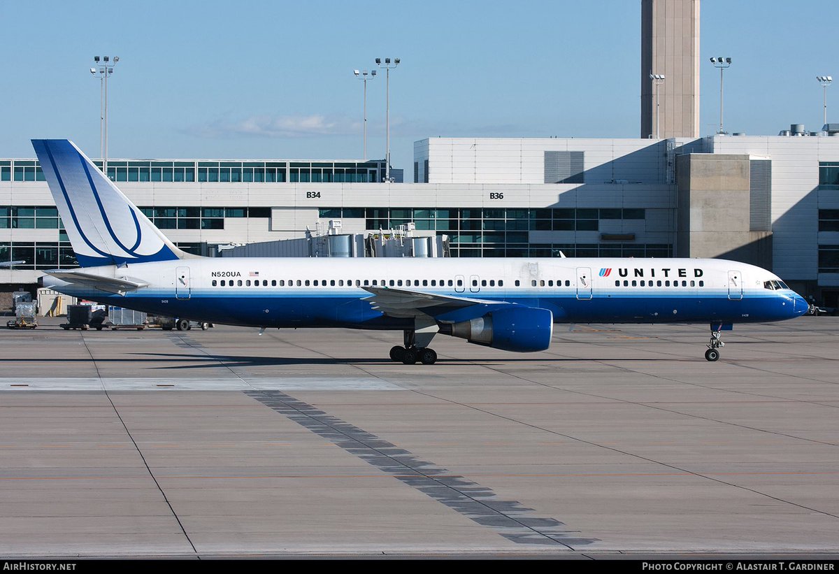 n194at's tweet image. United Air Lines
Boeing 757-222 N520UA
DEN/KDEN Denver Intl Airport
October 12, 2011
Photo credit Alastair T. Gardiner 
#AvGeek #Aviation #Airline #AvGeeks #Boeing #B757 #UAL #UnitedAirlines #DEN #Denver @DENAirport #SaveTheTulip @FlyinSPS