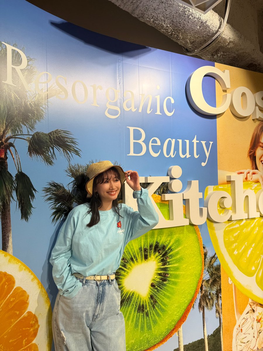 ai_otsuka_staff's tweet photo. Cosme Kitchen 2026
SUMMER EXHIBITION
夏🩵
#大塚愛 #cosmekitchen
#時差投稿すみません https://t.co/RKUsGufHfP