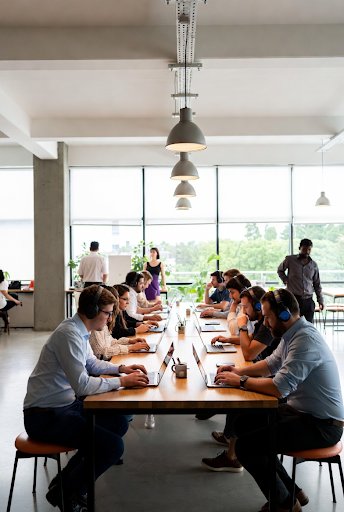 deveregroup's tweet image. 💳🌍 Digital Nomads Losing up to €3,000 a Year in FX Costs📊✈️

investorideas.com/news/2026/main…
@InvestorIdeas

#DigitalNomad #FXFees #FinTech #PersonalFinance #Multicurrency 🌐💸