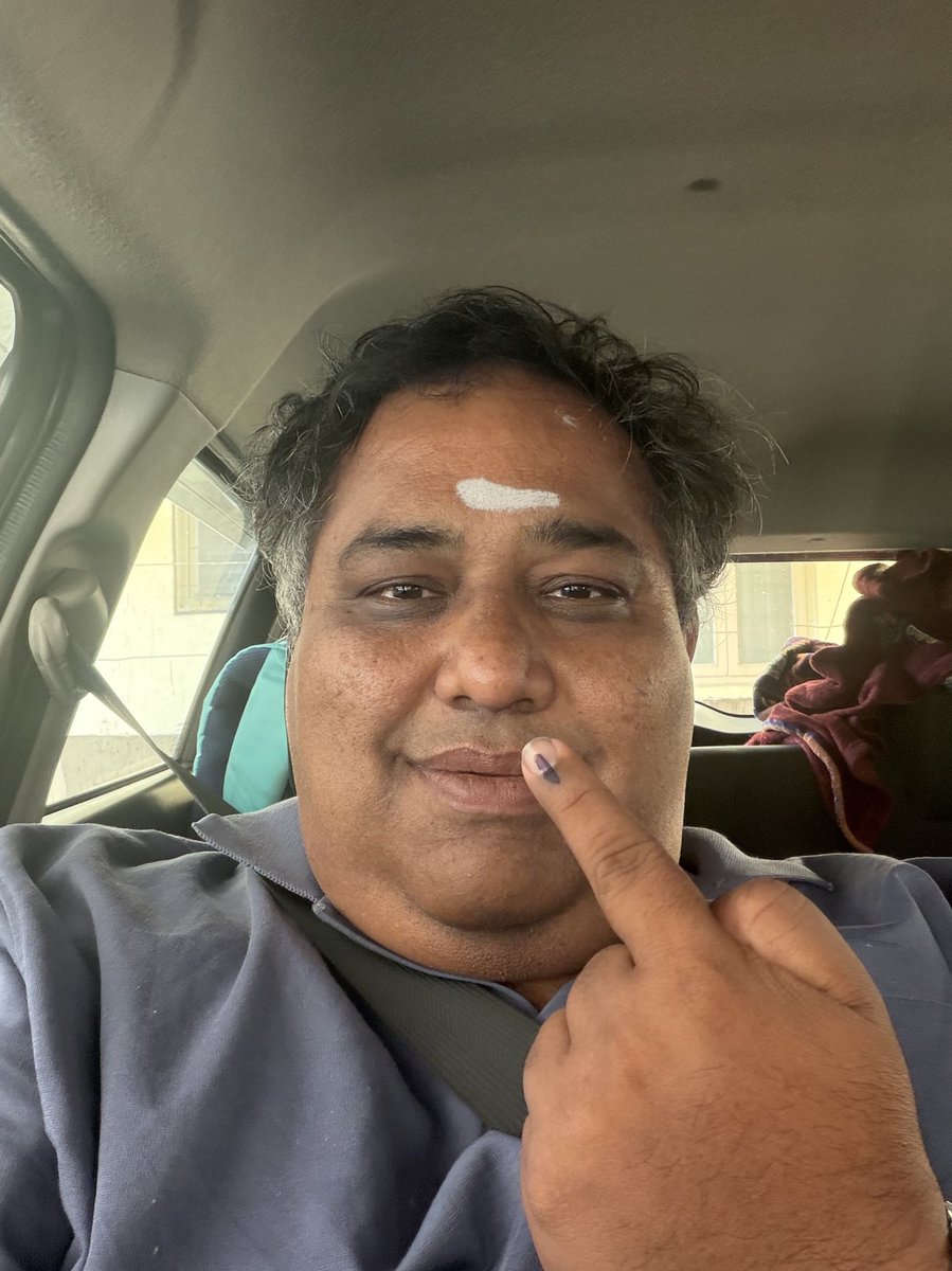 kayaldevaraj's tweet photo. Producer/Director #CVKumar cast his vote.
#TNElection2026 @icvkumar @onlynikil https://t.co/Re31n3ndpV