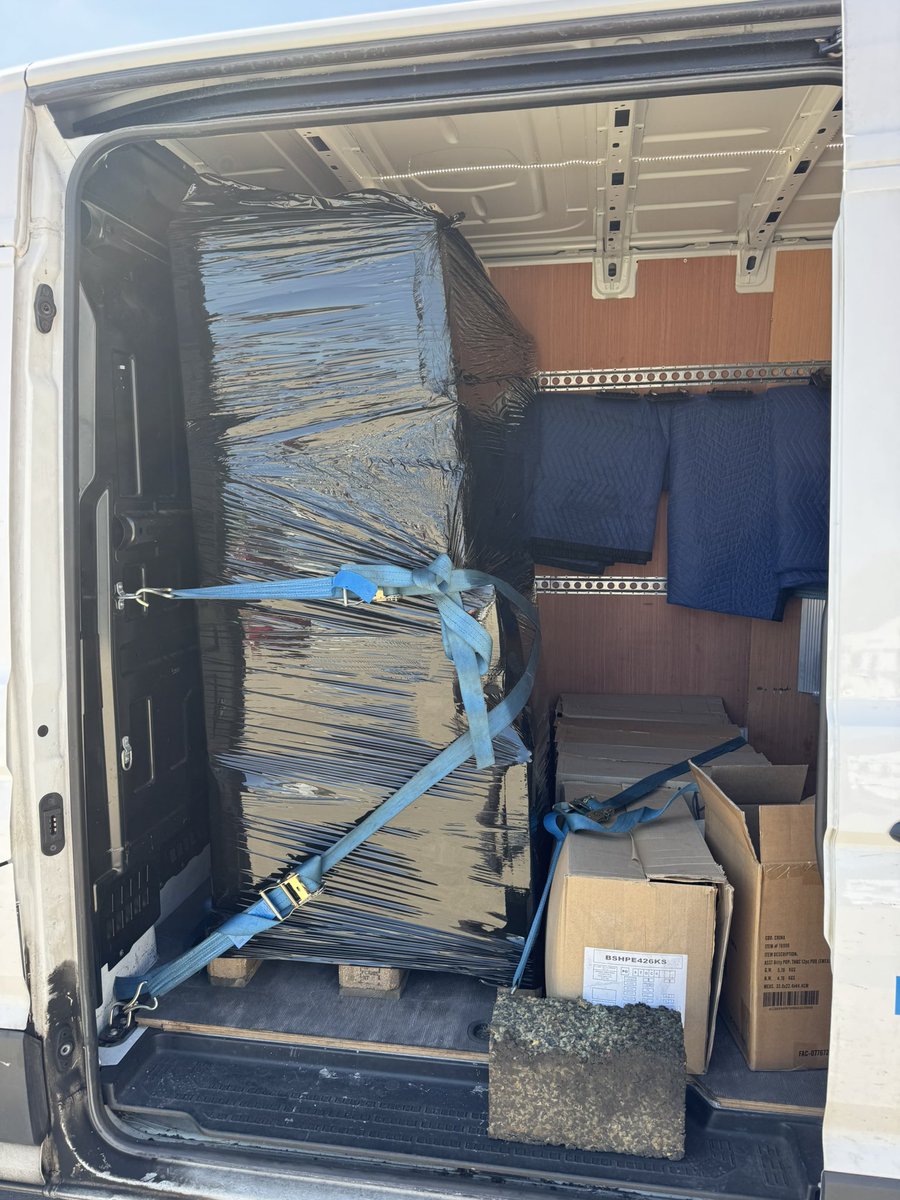 SameDayCoventry's tweet image. Loaded in #Bradford with 2 x #Pallets, now down to #Nuneaton. 🚚