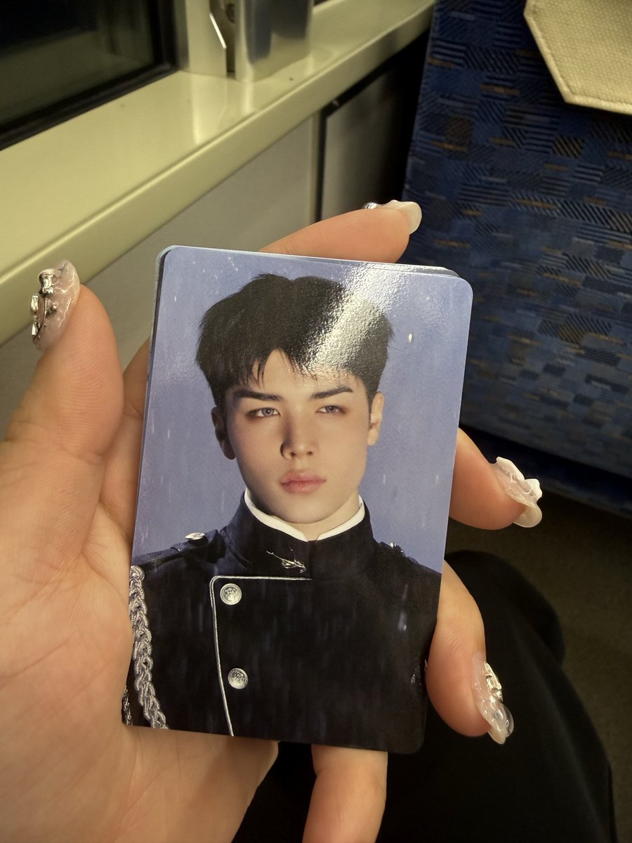 あおい tweet media