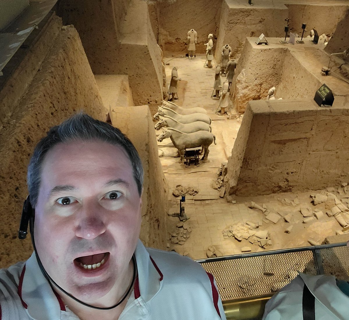 SeanBSanto's tweet photo. I visited the Terracotta Warriors today. Their horses too and the Emporer's bronze chariot and horses. It was quite a site: over 8,000 in total. https://t.co/BfpMVclmnb