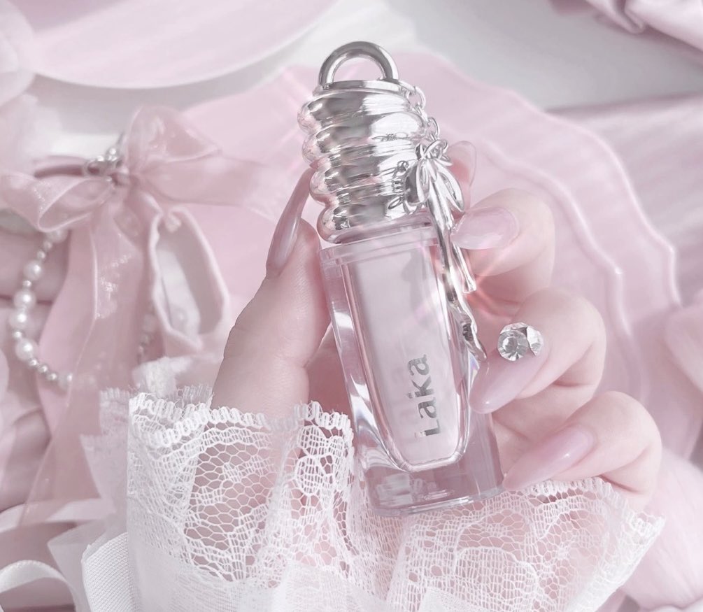 ご報告】 Laka×shabon コラボリップ新登場🦢🎀 バレエコアなミュート