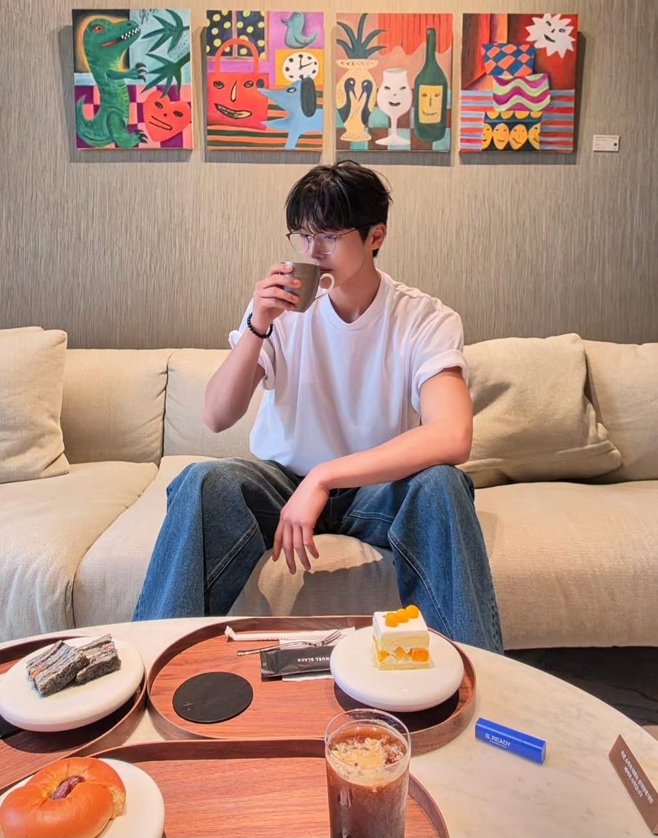 BiaHutche1's tweet image. I love it when Heesun and Subeen show up and post photos on the same day! We in the #heebeen nation love it! #singlesinferno5 #singlesinferno #heebeen