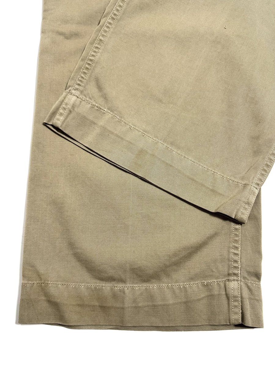 ~40s U.S.ARMY "METAL BUTTON" CHINO TROUSERSです。
サイズ　W31-L34

ウエスト　81cm
レングス　85cm
股上　31cm
裾幅　25.5cm
全長　111.5cm

U.S.ARMYのメタルチノ、裾はオリジナル両サイドダブル、ポケット両玉縁とディテールも揃った1点truevintage.jp