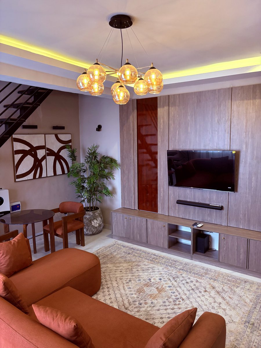 TheSalsburgloft's tweet photo. Ta-da ,bringing you the best Shortlet Apartment in Yaba Lagos !!!!!!

The only place like Home 🏠 
Click the link in the bio to book your stay now !!!!!! https://t.co/2TGwMLMMnW