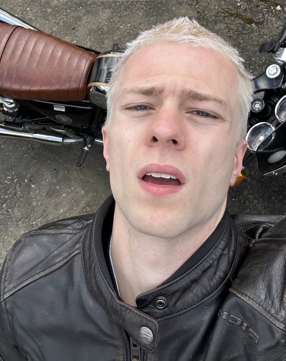 Andrea ◊ tweet media