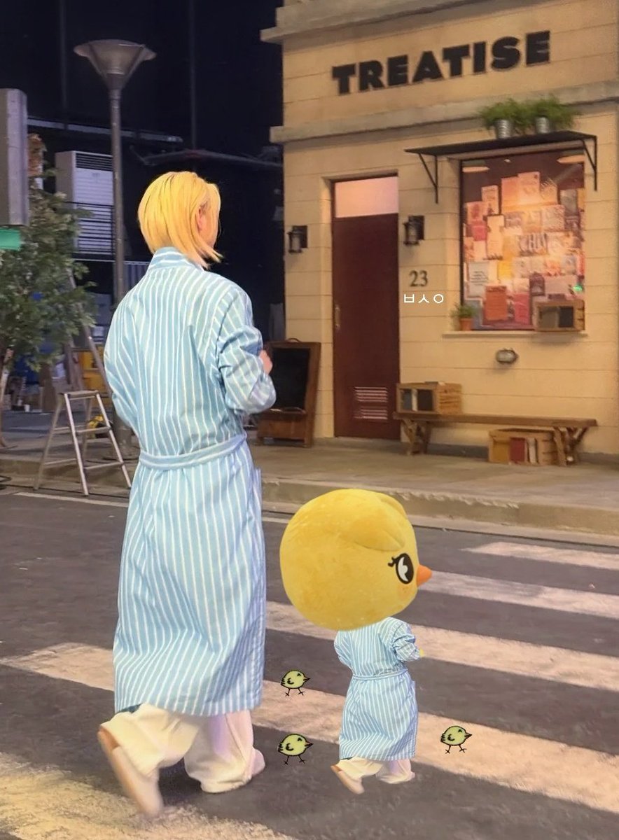 godboksang's tweet image. 아 용복이 저 동글말랑폭닥뽁닥 뒷통수 
#felix #해피즈 #happiz