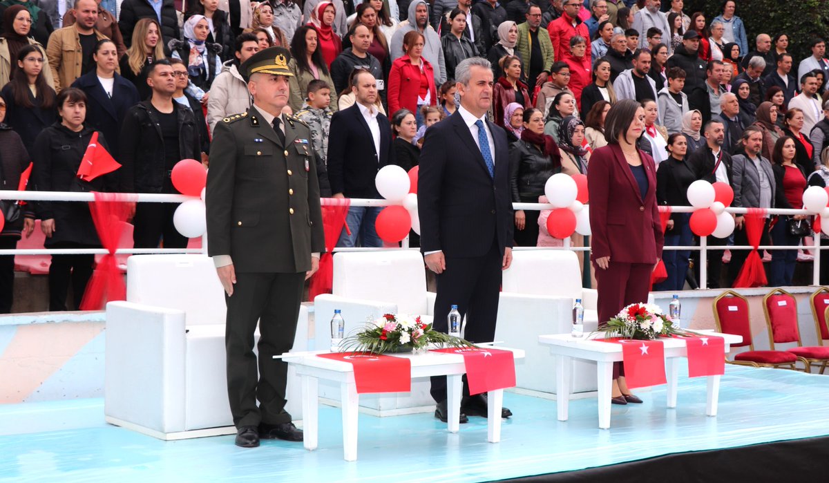 kymkmkarabaglar's tweet photo. 23 Nisan Ulusal Egemenlik ve Çocuk Bayramı  ve TBMM’nin Açılışının 106. Yıl Dönümü İlçemizde Coşkuyla Kutlandı

▶️ https://t.co/0thxtyKb4G

#23Nisan 🇹🇷 https://t.co/uNH7qDsLEt